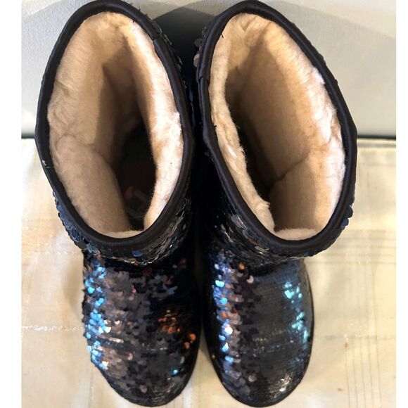 UGG Classic Short Comsos Sequin Boots - Size 8 - Picture 3 of 7